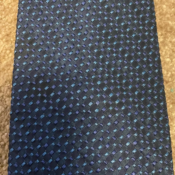 Hugo Boss Tie - Picture 3 of 3